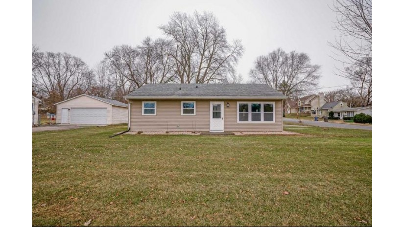 5410 Healy Ln Monona, WI 53716 by Century 21 Affiliated $289,900