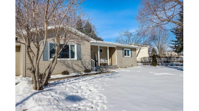 315 Meadow Ln Poynette, WI 53955 by Restaino & Associates Era Powered $280,000