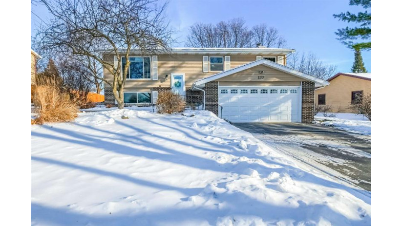 233 Coach House Dr Madison, WI 53714 by Stark Company, Realtors $324,900