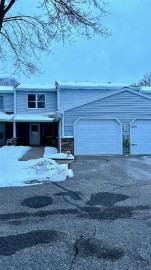 1417 8th St, Reedsburg, WI 53959