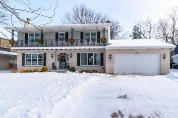 818 Charing Cross Rd, Maple Bluff, WI 53704