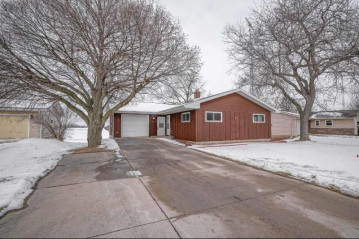 830 Audrey Dr, Beaver Dam, WI 53916