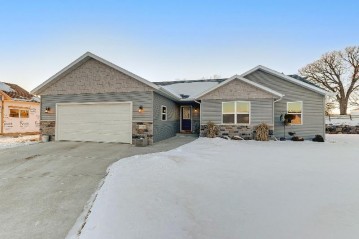 1320 16th St, Baraboo, WI 53913