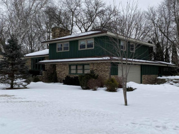 1245 Locust Ln, Prairie Du Sac, WI 53578