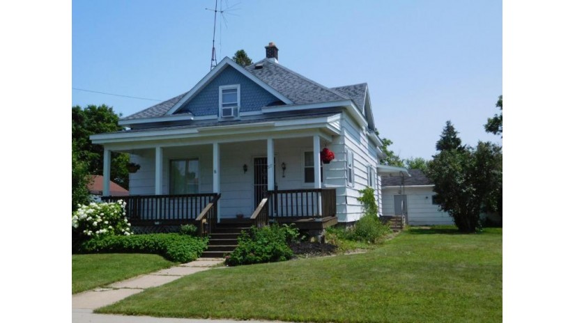 517 Watson St Antigo, WI 54409 by Absolute Realtors Inc. $79,000