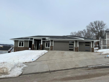 1101 Maple Shade Ct, Holmen, WI 54636