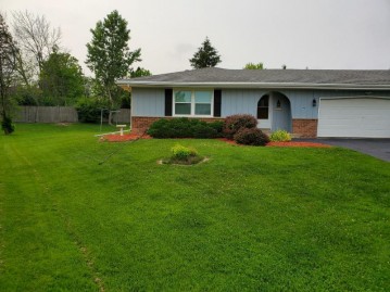 W158N10163 Shoshone Ct, Germantown, WI 53022-4851