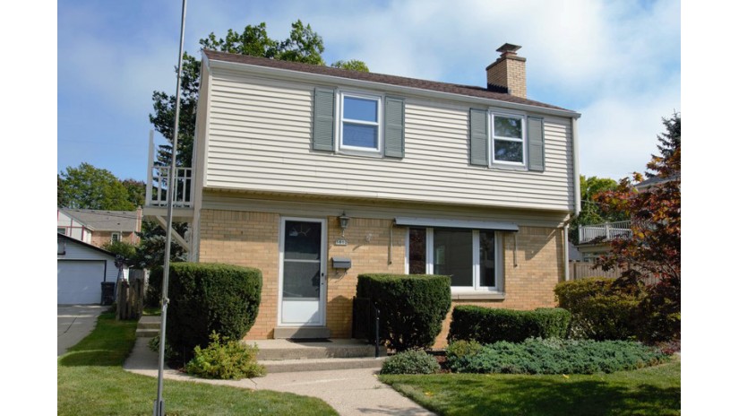 5812 N Lydell Ave Whitefish Bay, WI 53217 by Shorewest Realtors $299,800