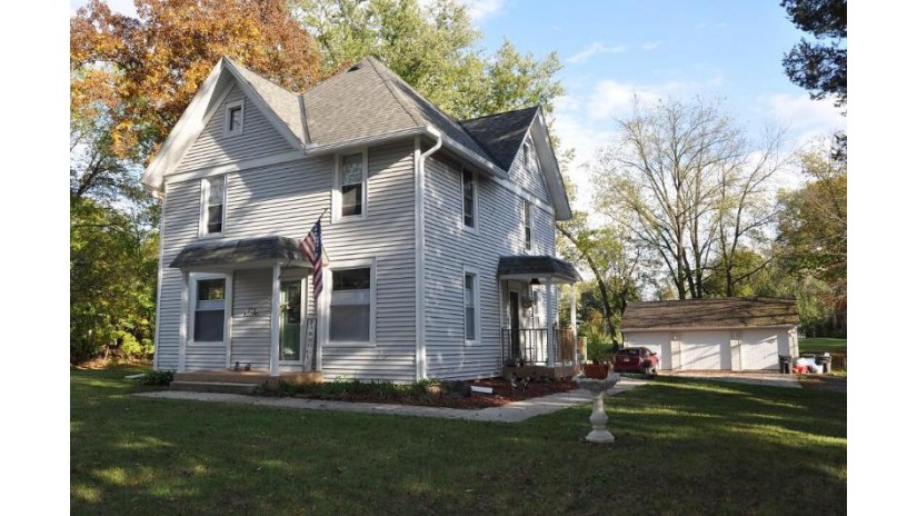 S90W22745 Milwaukee Ave Big Bend, WI 53103 by Metro Realty Group $349,900