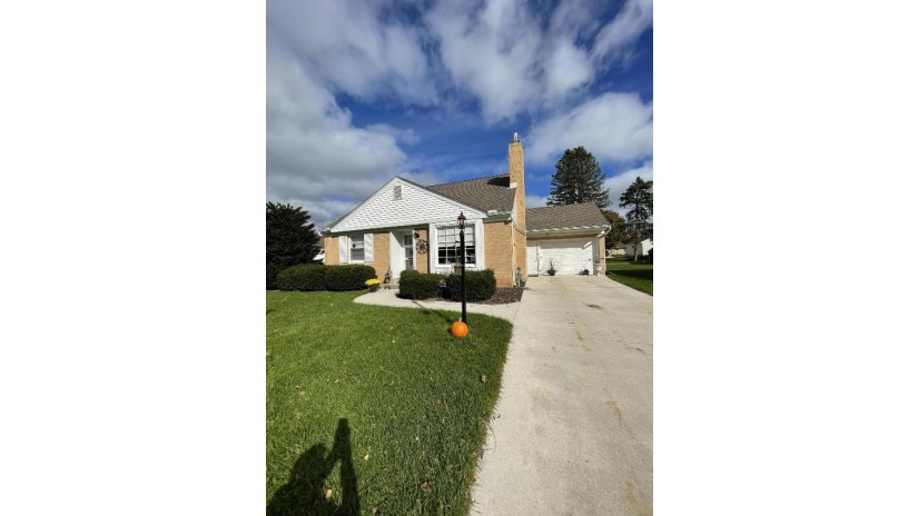 1508 Reed Ave Manitowoc, WI 54220 by Heritage Real Estate $139,900