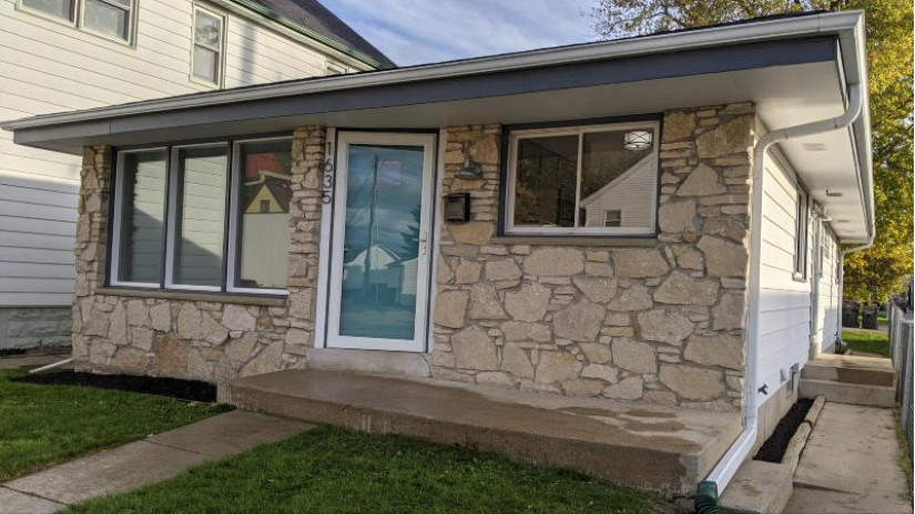 1635 Rawson Ave South Milwaukee, WI 53172 by The Kramer Group LLC $190,000