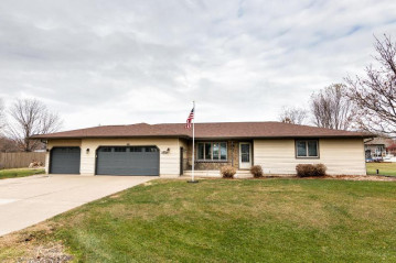 W7874 Homestead Ct, Holland, WI 54636