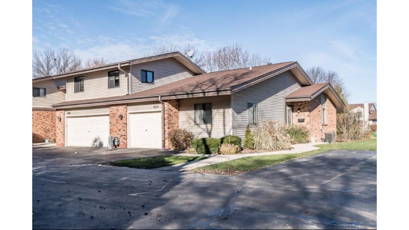 828 Pilgrim Pkwy Elm Grove, WI 53122 by Premier Point Realty LLC $244,900