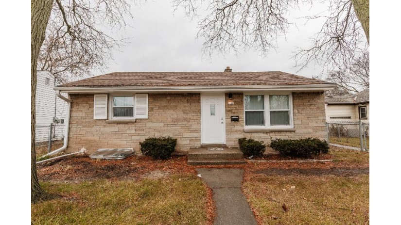 7108 W Grantosa Dr Milwaukee, WI 53218 by Berkshire Hathaway HomeServices Metro Realty $186,900