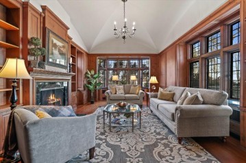 4676 N Lake Dr, Whitefish Bay, WI 53211