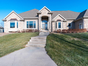 907 Steven Pl, Campbell, WI 54603-8523