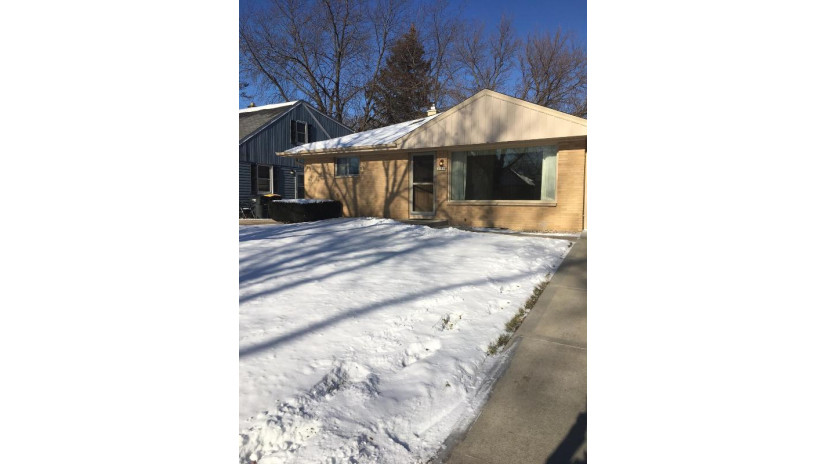 11050 W Mount Vernon Ave Wauwatosa, WI 53226 by Honeyager Realty $279,900