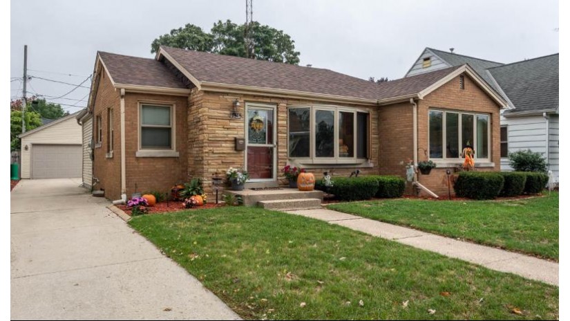 7515 25th Ave Kenosha, WI 53143 by Cove Realty, LLC $209,900