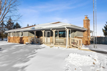 W1424 N Bloomfield Rd, Bloomfield, WI 53147