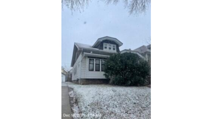 2006 N 56th St Milwaukee, WI 53208 by Realty Executives - Elite $109,900