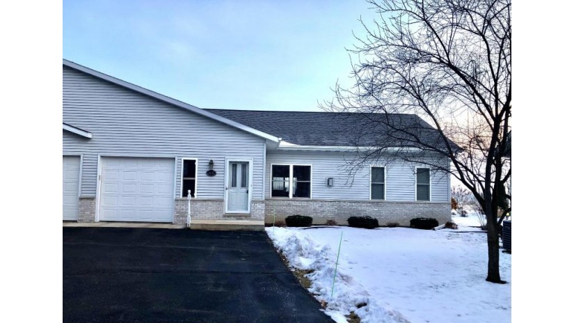 1019 Edgewater Rd Fort Atkinson, WI 53538 by RE/MAX Preferred~Ft. Atkinson $209,900