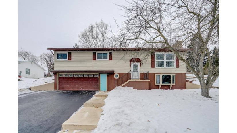 207 Pauquette Dr Poynette, WI 53955 by First Weber Inc - Delafield $269,500