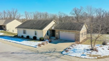 1200 Raptor Ct 33, Burlington, WI 53105-2425