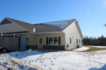 804 Prairie Gdns 28, Kewaskum, WI 53040