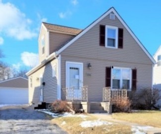 1525 S 90th St, West Allis, WI 53214-4227