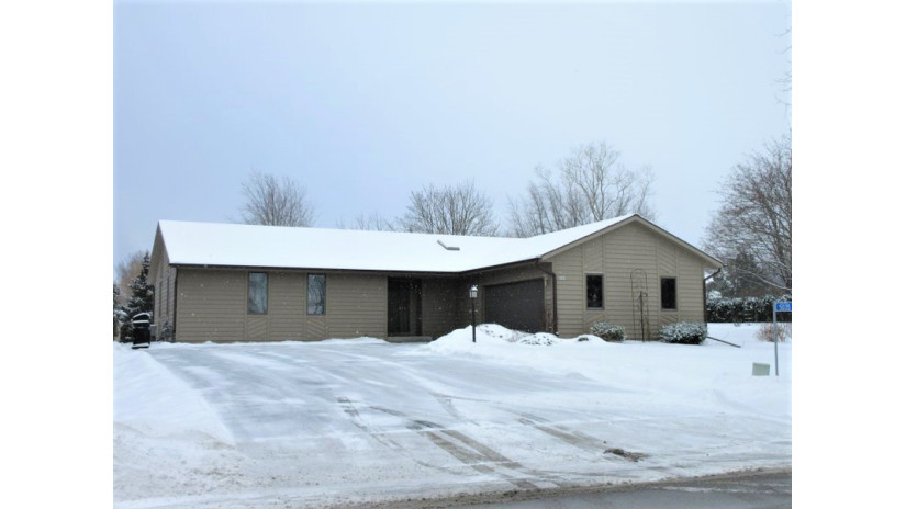 5035 County Road J Sheboygan, WI 53083 by Shorewest Realtors $345,000