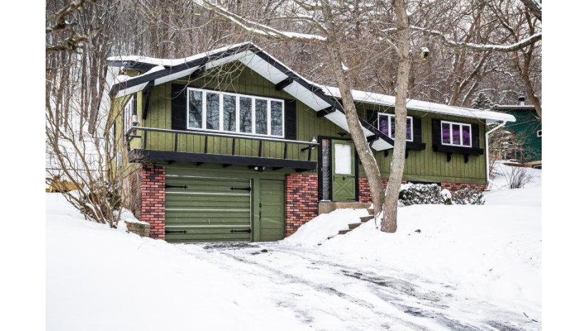 3185 Cliffside Dr La Crosse, WI 54601 by Berkshire Hathaway HomeServices North Properties $249,900