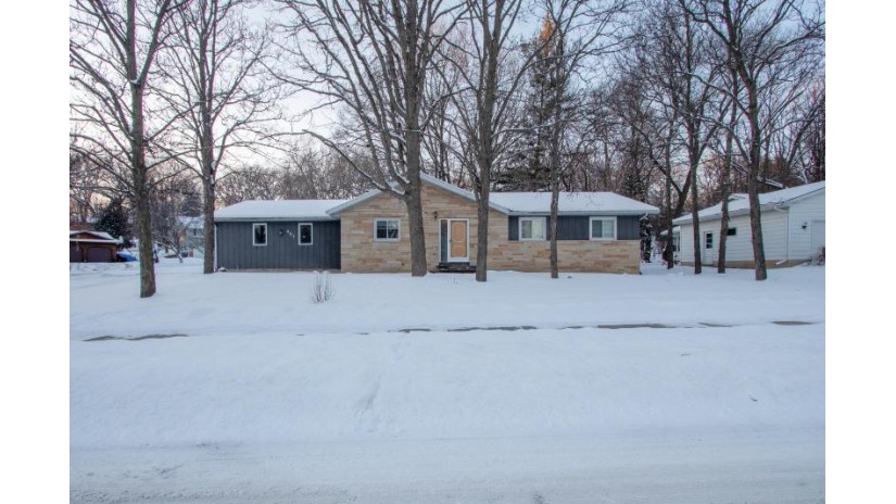 407 Minnetonka Way Waterloo, WI 53594 by Beyond Realty Brokerage $245,000