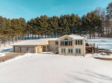 W6918 Wolfe Rd, Holland, WI 54636