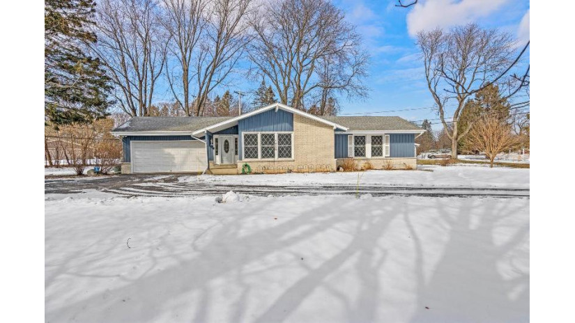 3105 Nassau Dr Brookfield, WI 53045 by First Weber Inc - Brookfield $349,900