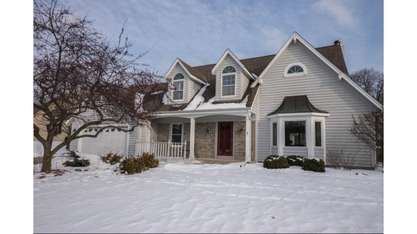 13545 W Maple Ridge Rd New Berlin, WI 53151 by Redefined Realty Advisors LLC $495,000