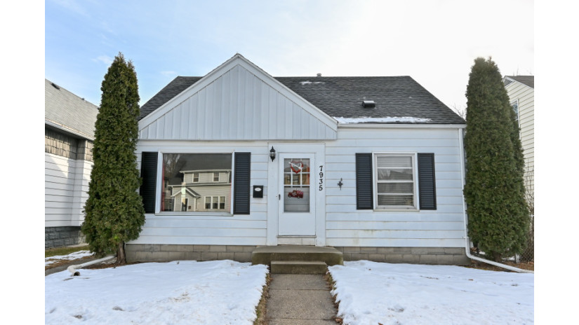 7935 W Becher St West Allis, WI 53219 by Shorewest Realtors $168,900