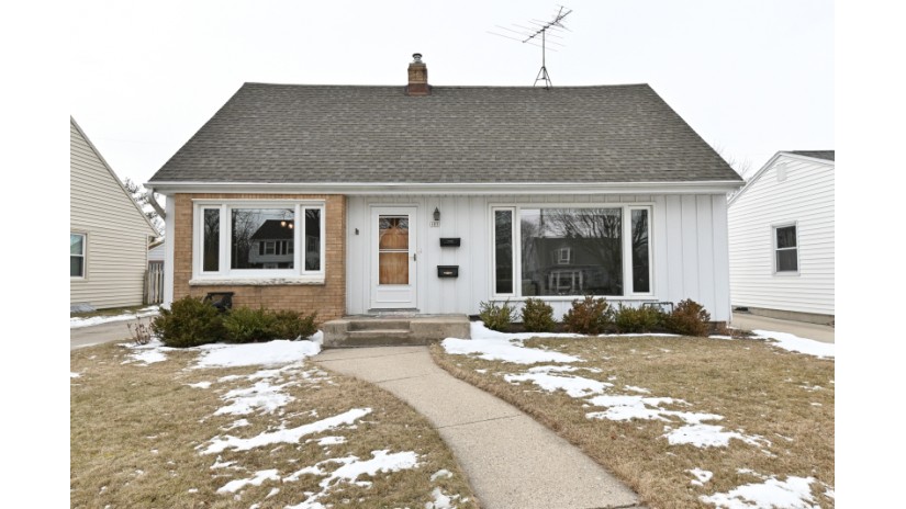 185 N 90th St Milwaukee, WI 53226 by Shorewest Realtors $239,900