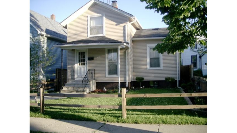 1701 54th St Kenosha, WI 53140 by RealtyPro Professional Real Estate Group $68,000