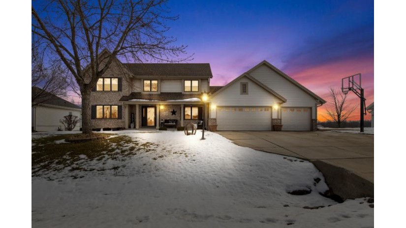 8908 S Parkside Dr Oak Creek, WI 53154 by Homestead Realty, Inc $489,000