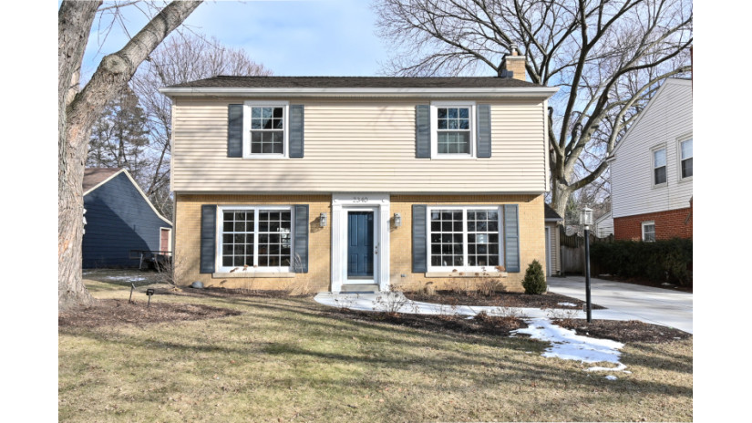 2340 N 101st St Wauwatosa, WI 53226 by Shorewest Realtors $449,900