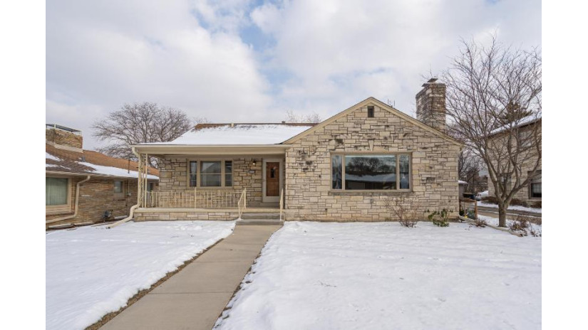 680 N 74th St Wauwatosa, WI 53213 by The Stefaniak Group, LLC $274,900