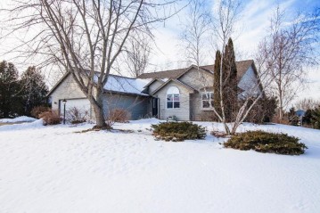 W1989 Summer Hill Dr, Sullivan, WI 53137