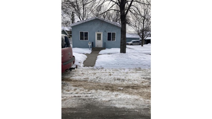 820 Johnson St La Crosse, WI 54601 by Coldwell Banker River Valley, REALTORS $92,000