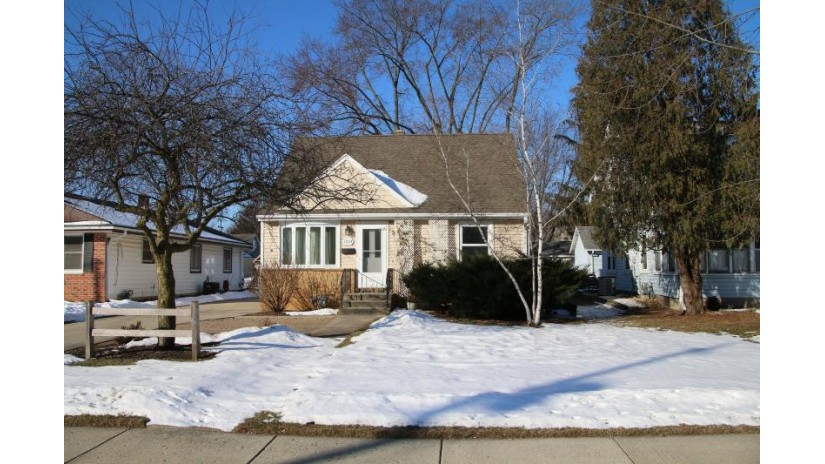 1204 N Grandview Blvd Waukesha, WI 53188 by Moving Forward Realty $264,900