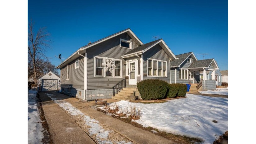 6712 35th Ave Kenosha, WI 53142 by Cove Realty, LLC $157,900