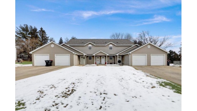 522 Partridge Ct 524, 526, 528 Sullivan, WI 53178 by Coldwell Banker Elite $465,000