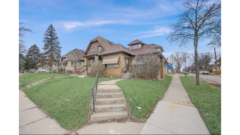 4479 N 36th St Milwaukee, WI 53209 by Redfin Corporation $139,900