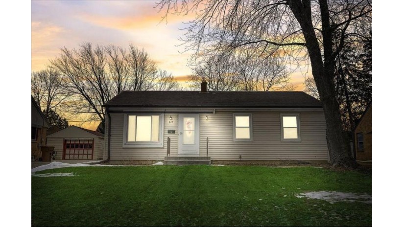633 Oak St South Milwaukee, WI 53172 by RE/MAX Realty Pros~Hales Corners $169,900