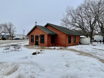 24320 3rd St, Trempealeau, WI 54661