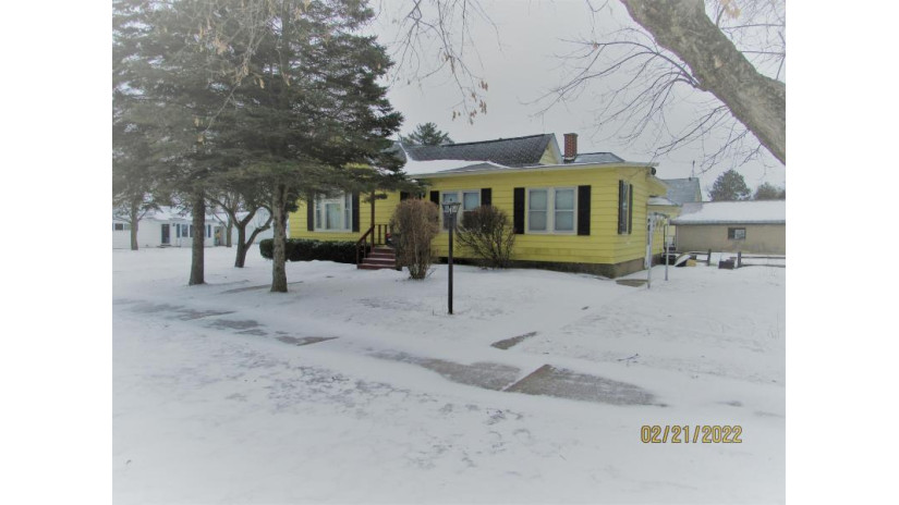 1003 Parnell St Marinette, WI 54143 by Broadway Real Estate $70,000